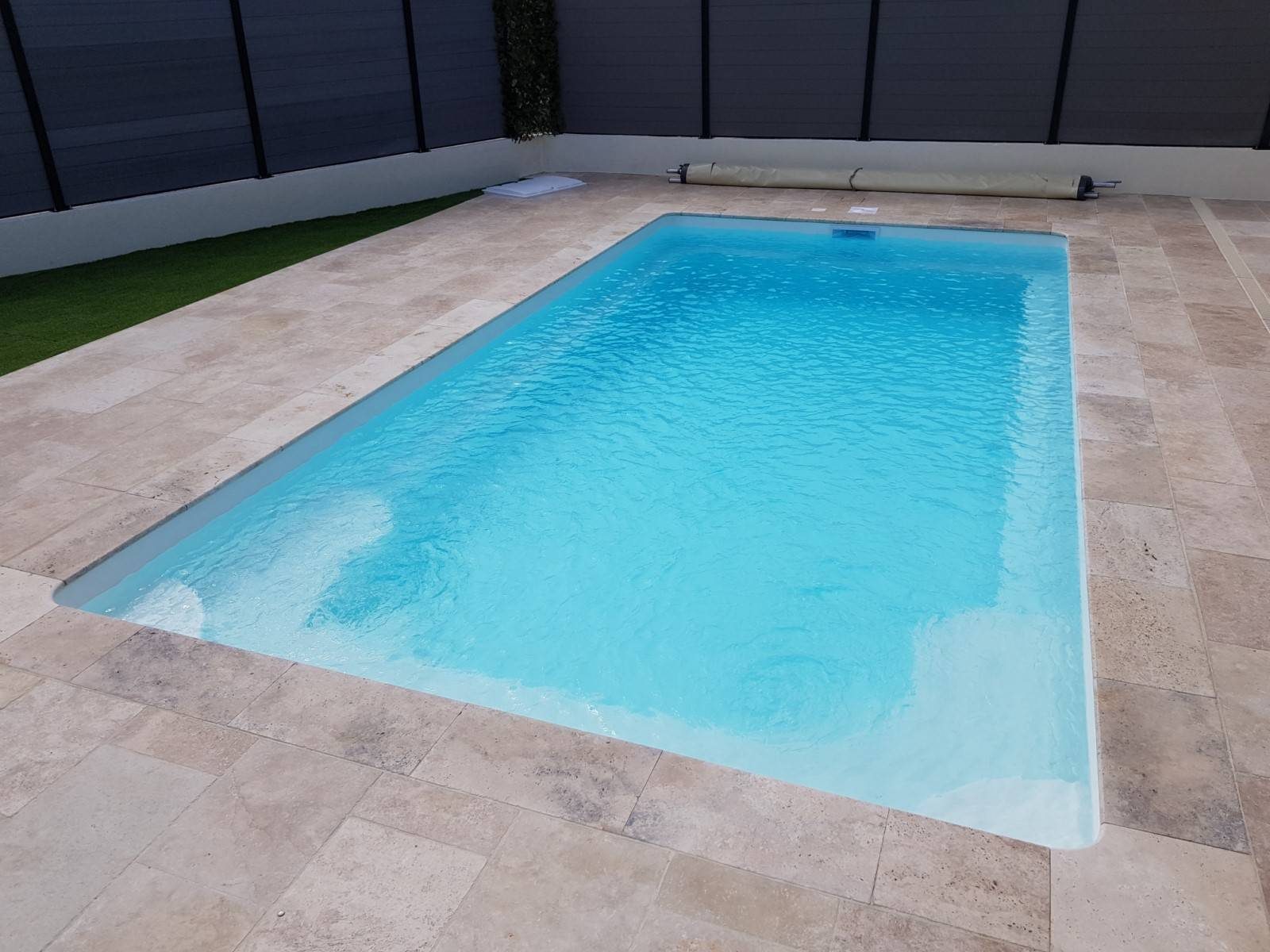 Piscine coque modèle Baléares installée