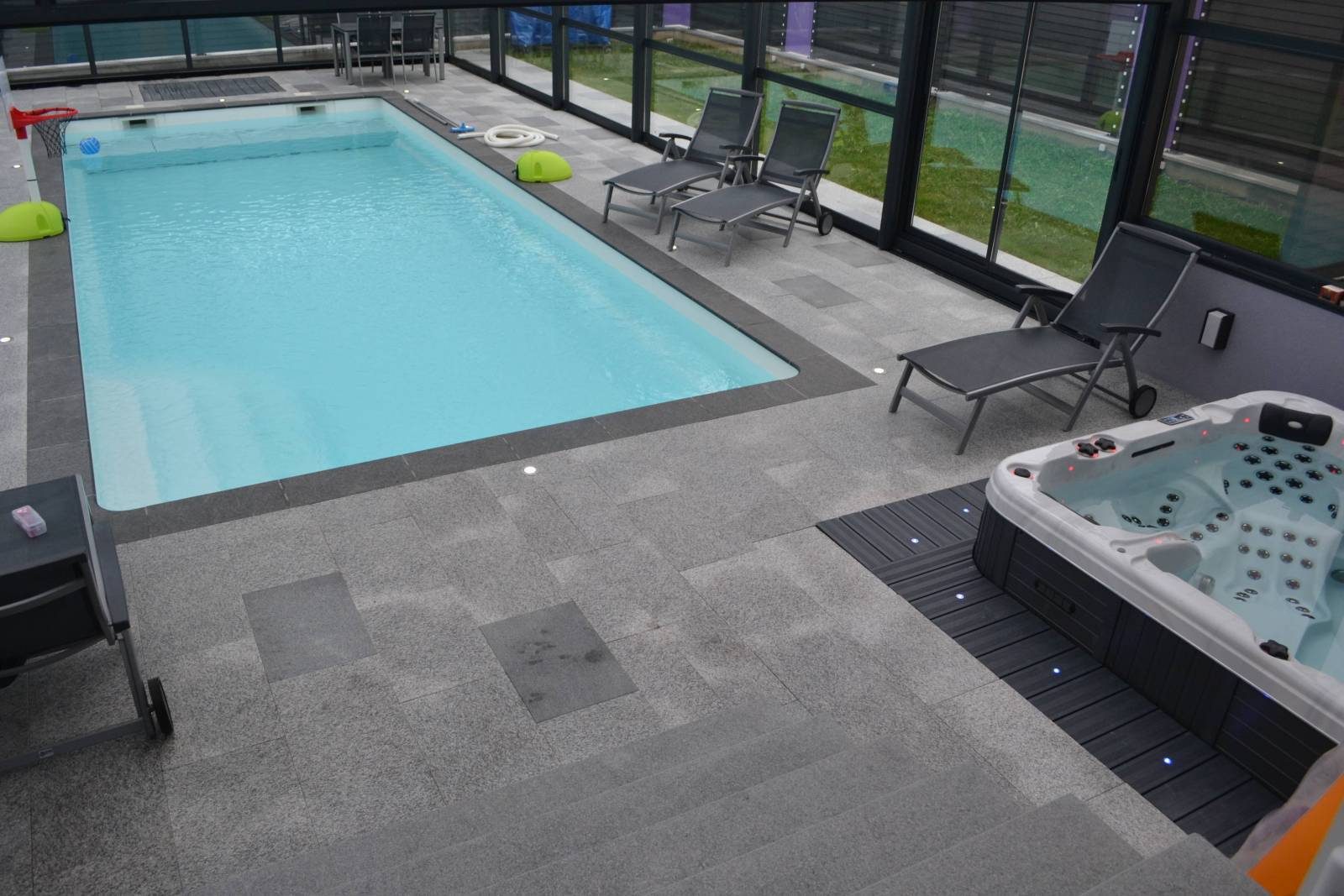 Piscine coque modèle Bali installée