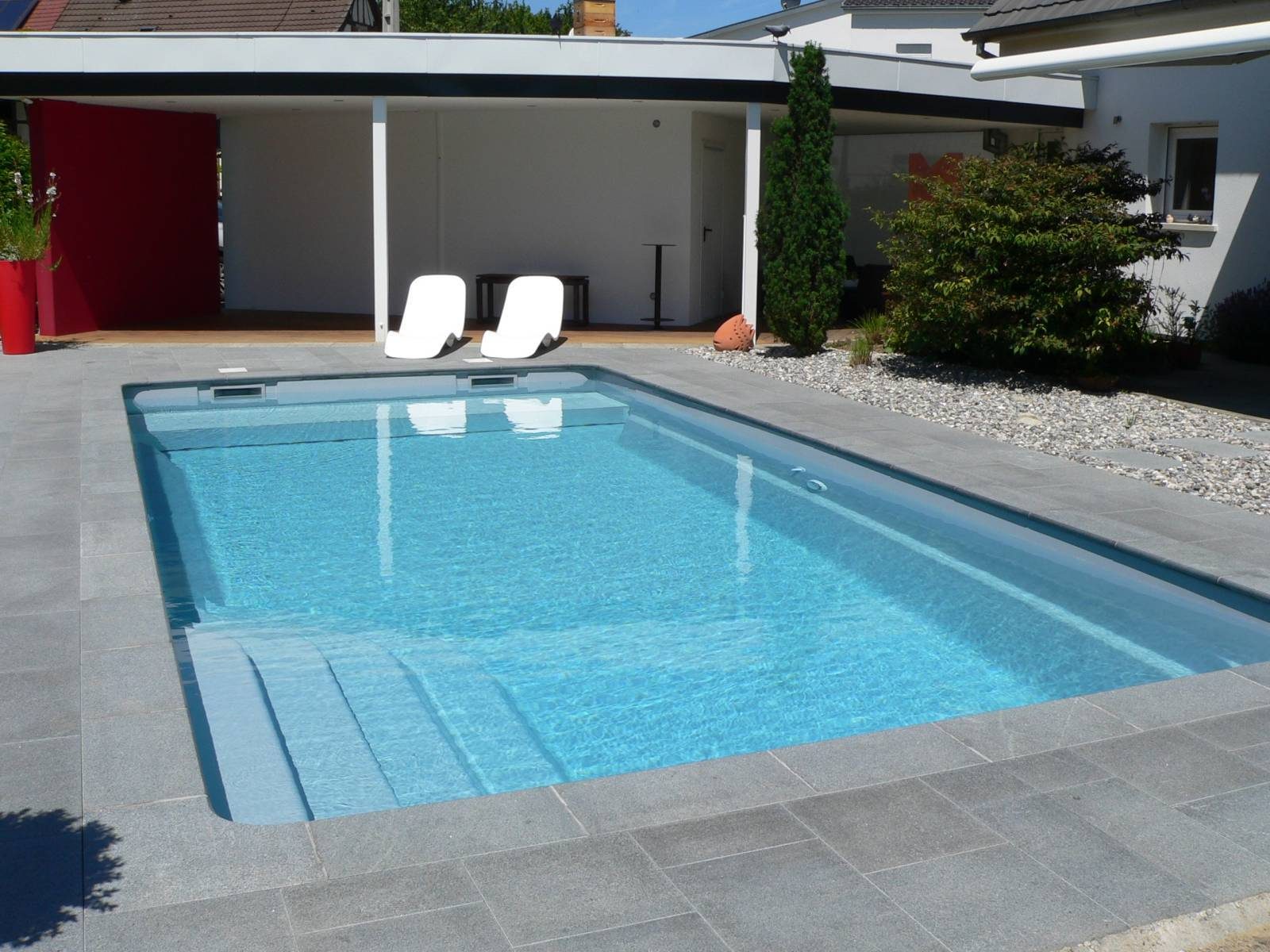 Piscine coque modèle Bermudes installée