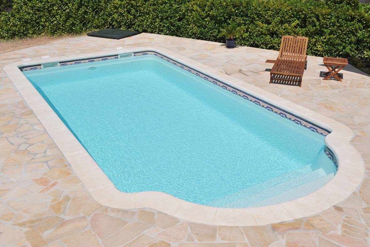 Piscine coque modèle Crête installée