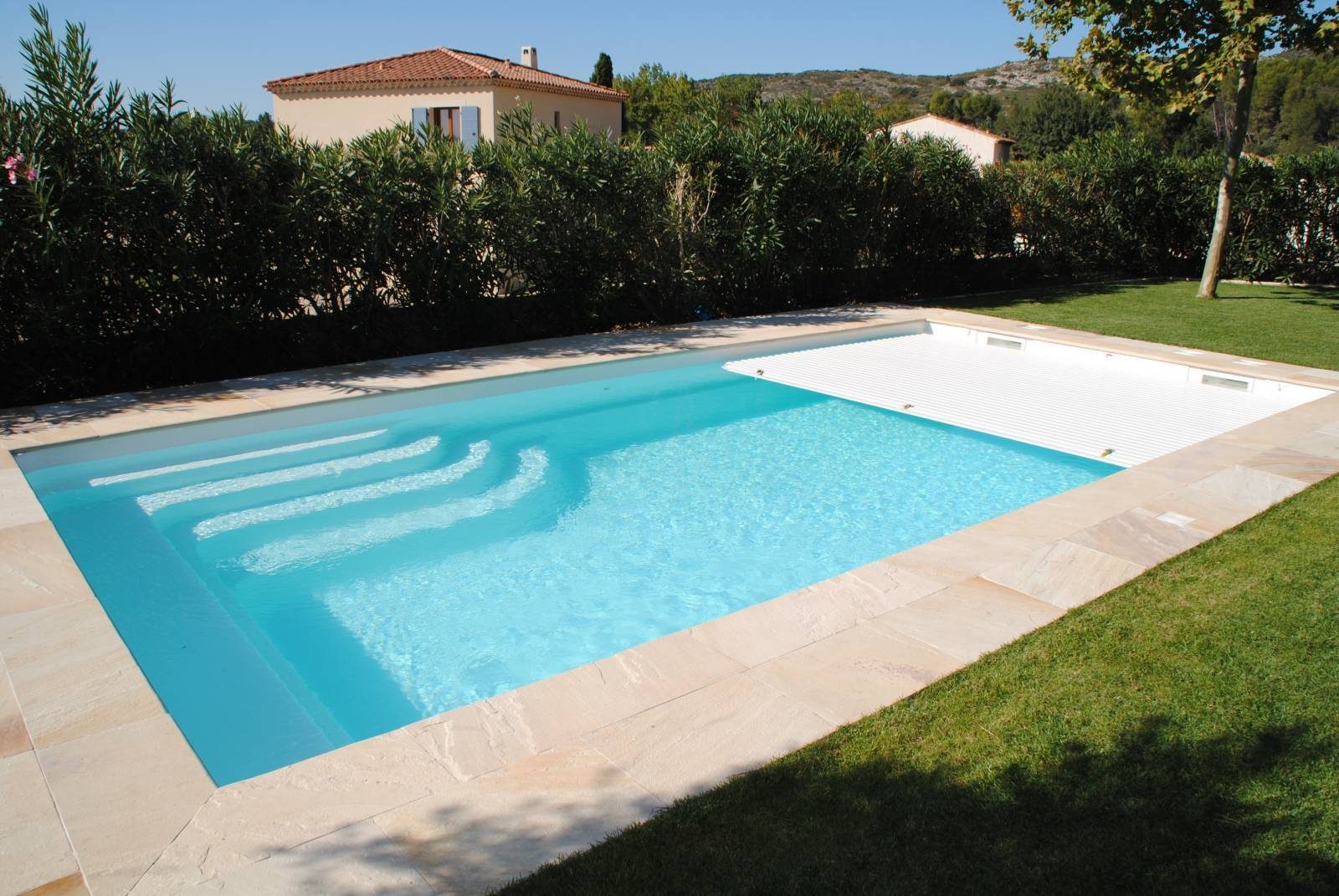 Piscine coque modèle Féroé installée