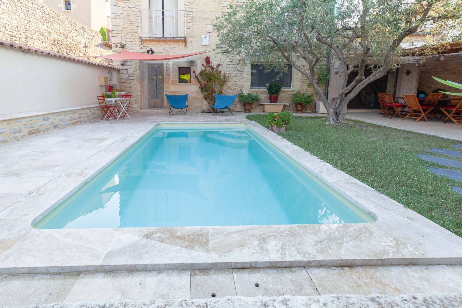 Piscine coque modèle Majorque installée