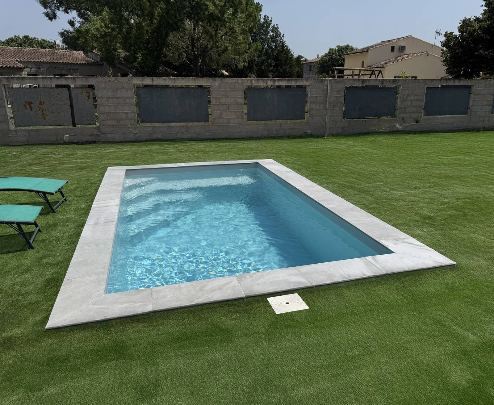 Piscine coque modèle Tanna installée