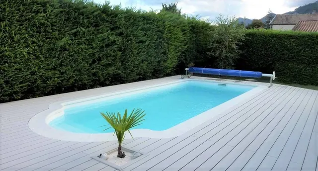 Piscine coque modèle Malte installée
