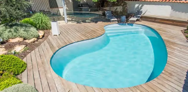 Piscine coque modèle Seychelles installée